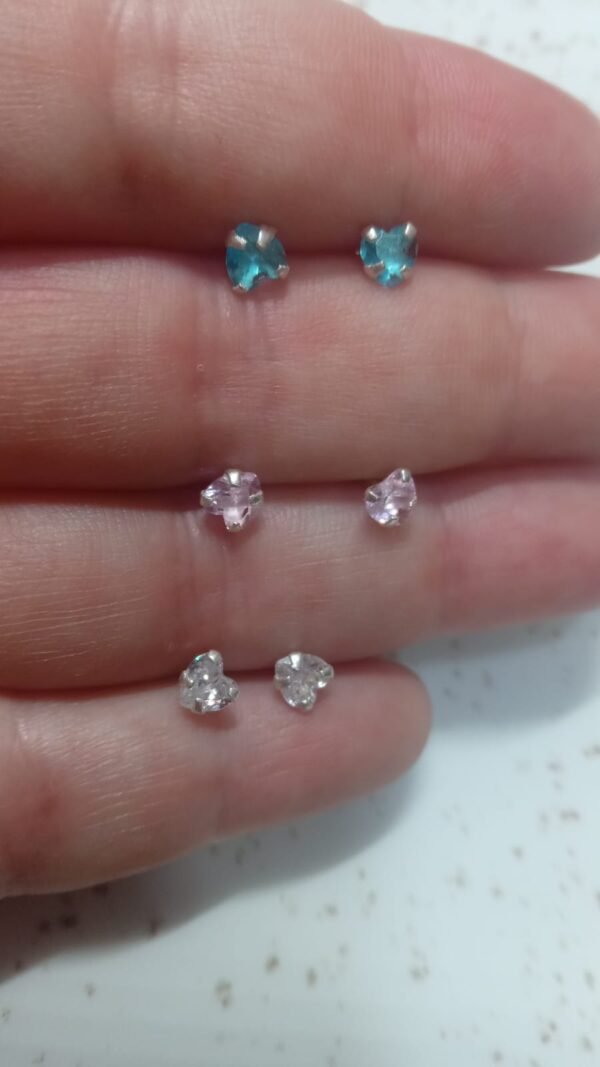 Brinco Trio Coração com Zircônia céu azul 3mm,rosa 3mm,branco 3mm - Image 2